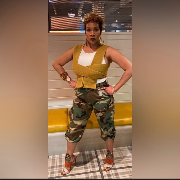 Black Convertible Wrap tie Sweater. Size SMALL. NWOT - Picture 7 of 7